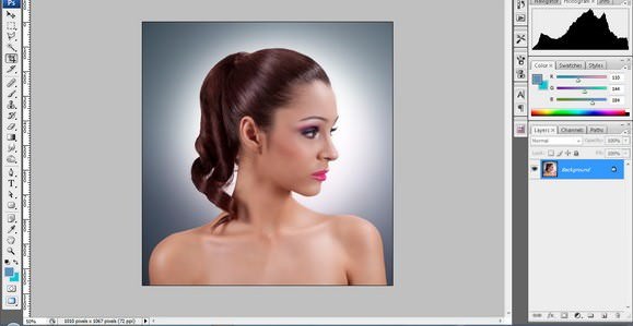 Mujer con el cabello pintado en Photoshop CS4 